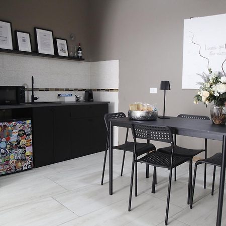 Grey Apartment Caiazzo Exterior foto